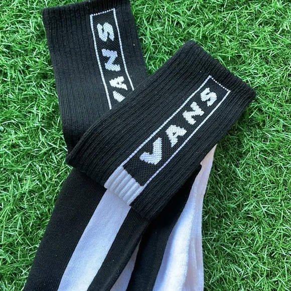 •  VANS “Off The Wall” Men’s socks ( 2 pairs socks set ) - Picture 4 of 13
